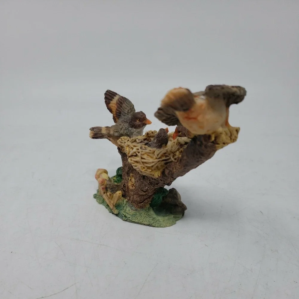 Virginia's Warbler Bird Figurine With‎ Babies In Nest On Branch China SKU#576595